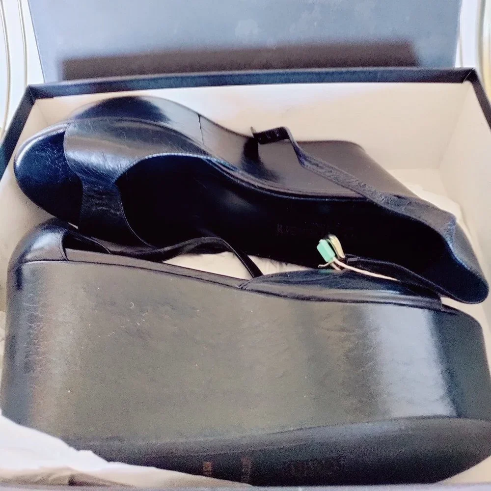 NIB $255‎ Giianna Meliani platform leather sandals. IT  40 US 9
